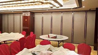 香梅国际大酒店移动隔断