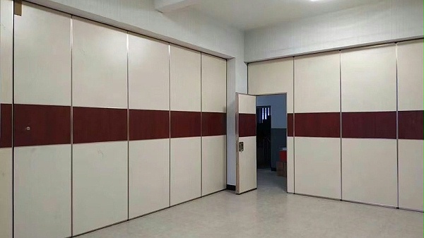 65型免漆板酒店吊轨移门