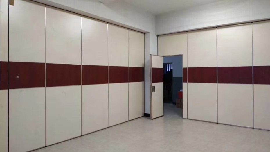 65型免漆板酒店吊轨移门