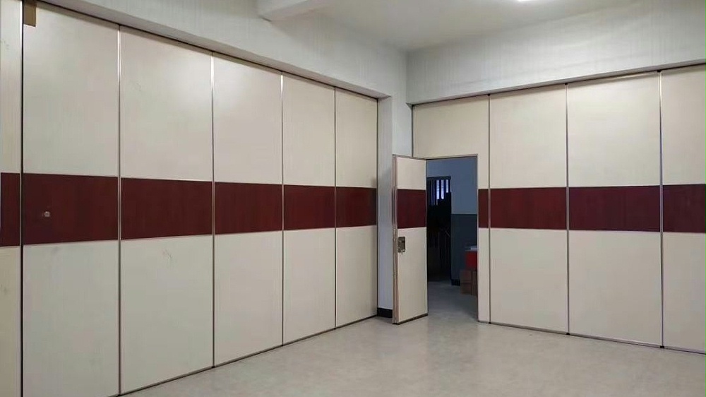 65型免漆板酒店吊轨移门